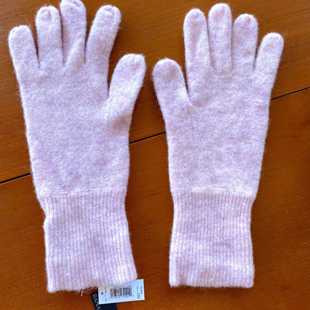 Banana Republic Soft Knit Gloves (Pale Pink)